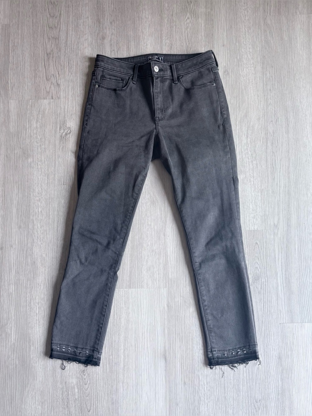 Abercrombie Mid Rise Super Skinny Ankle Jeans- Size 28